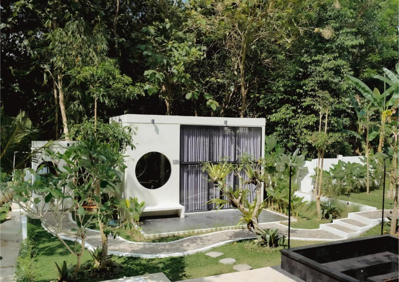 Villa The Volter Yogyakarta Ngingas Esterno foto