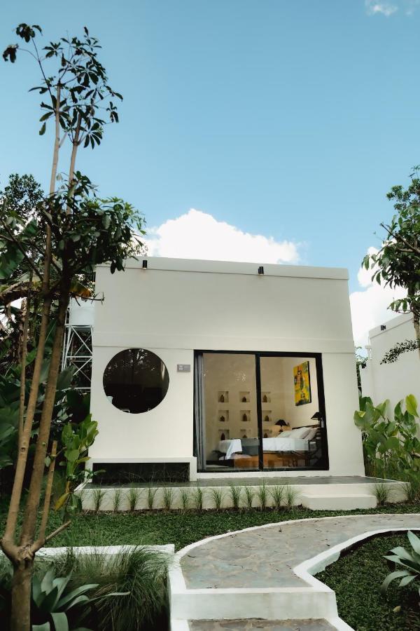 Villa The Volter Yogyakarta Ngingas Esterno foto