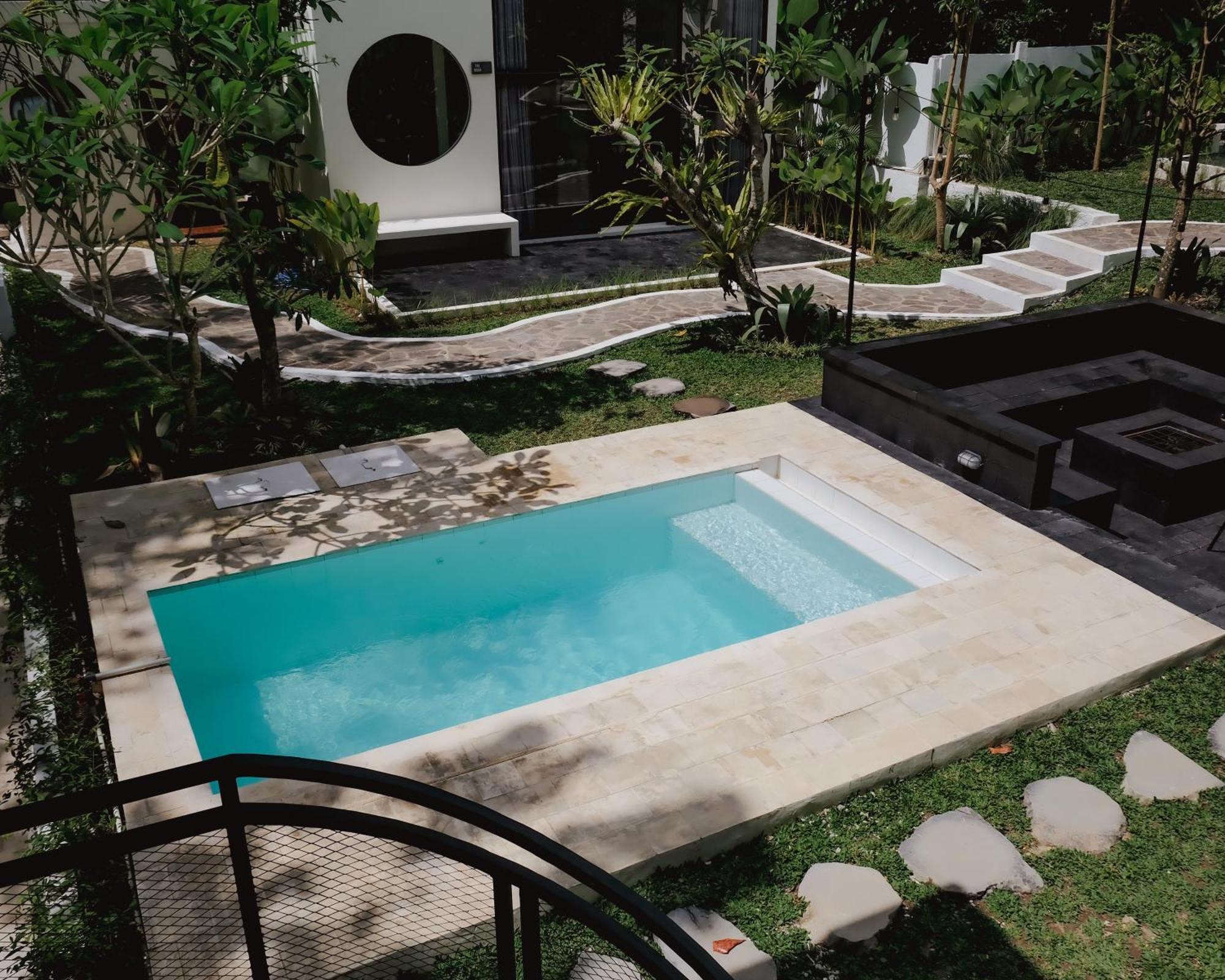 Villa The Volter Yogyakarta Ngingas Esterno foto